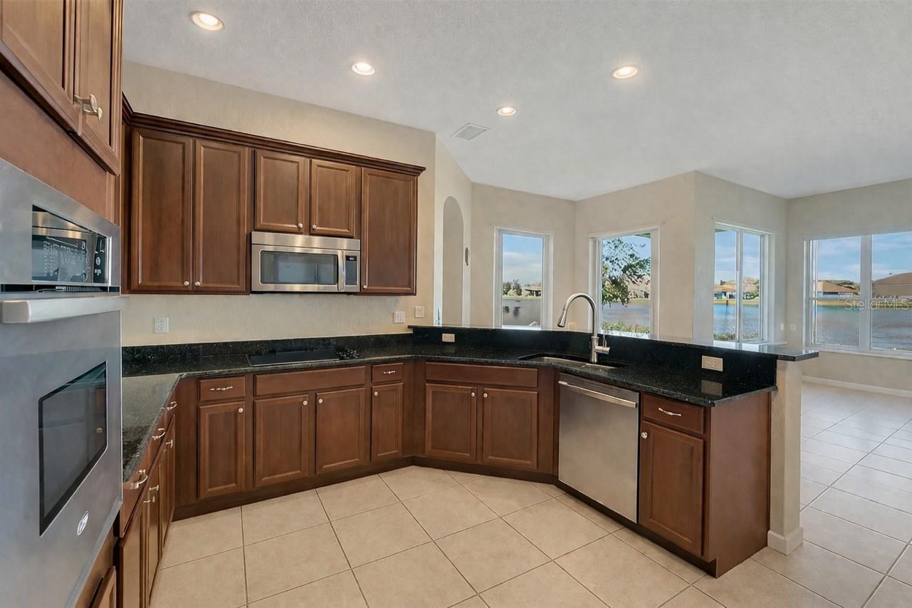 3821 SHOREVIEW DR, KISSIMMEE, FL — photo 7