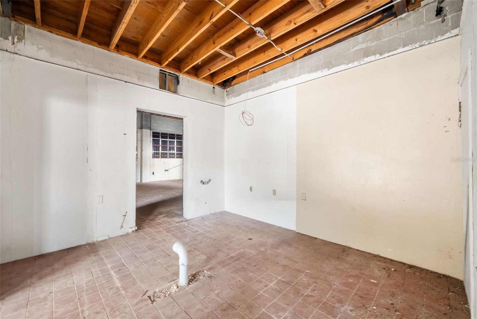 519 NW 10TH AVE, GAINESVILLE, FL — photo 13