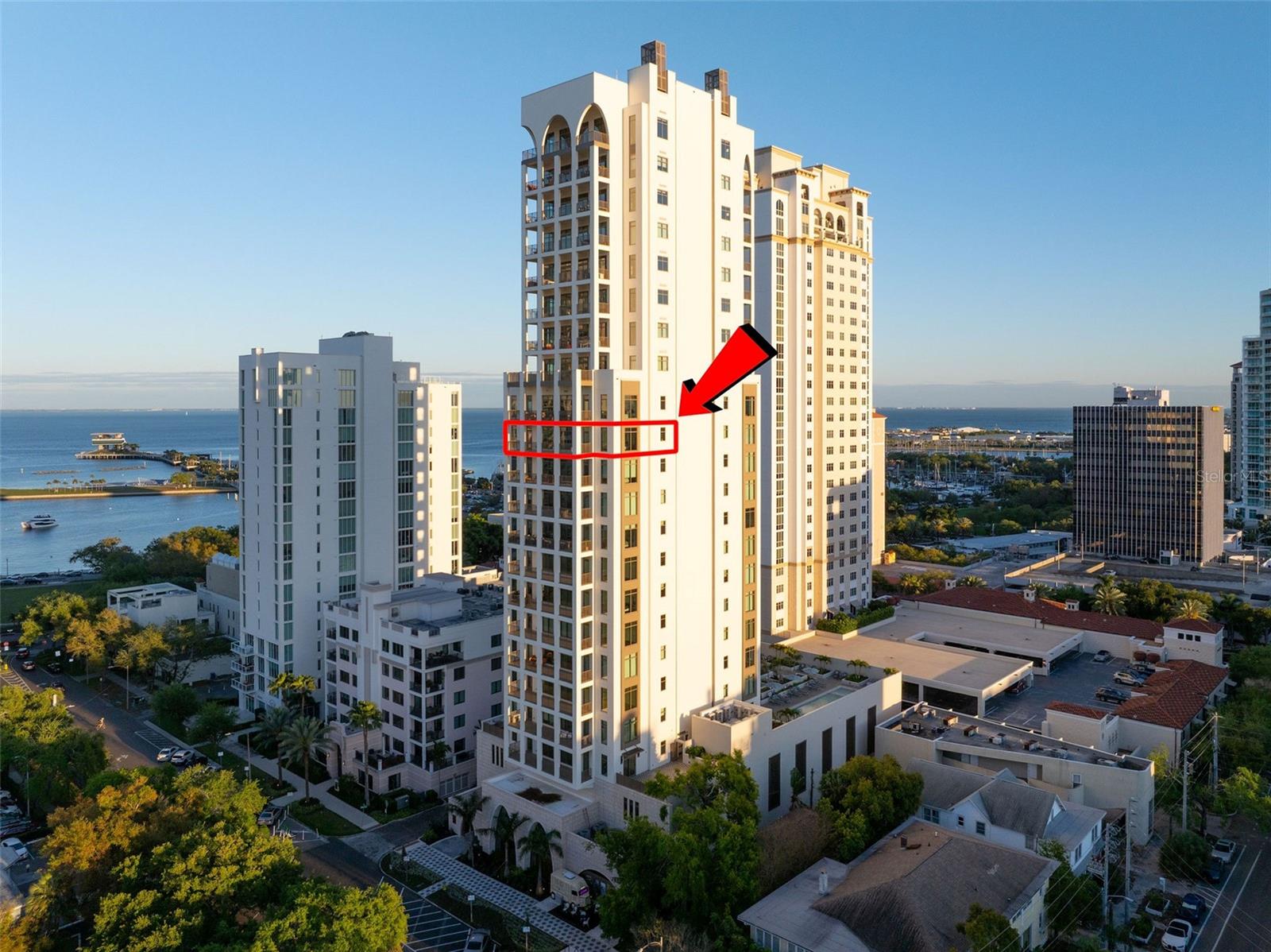126 4TH AVE NE #1401, ST PETERSBURG, FL