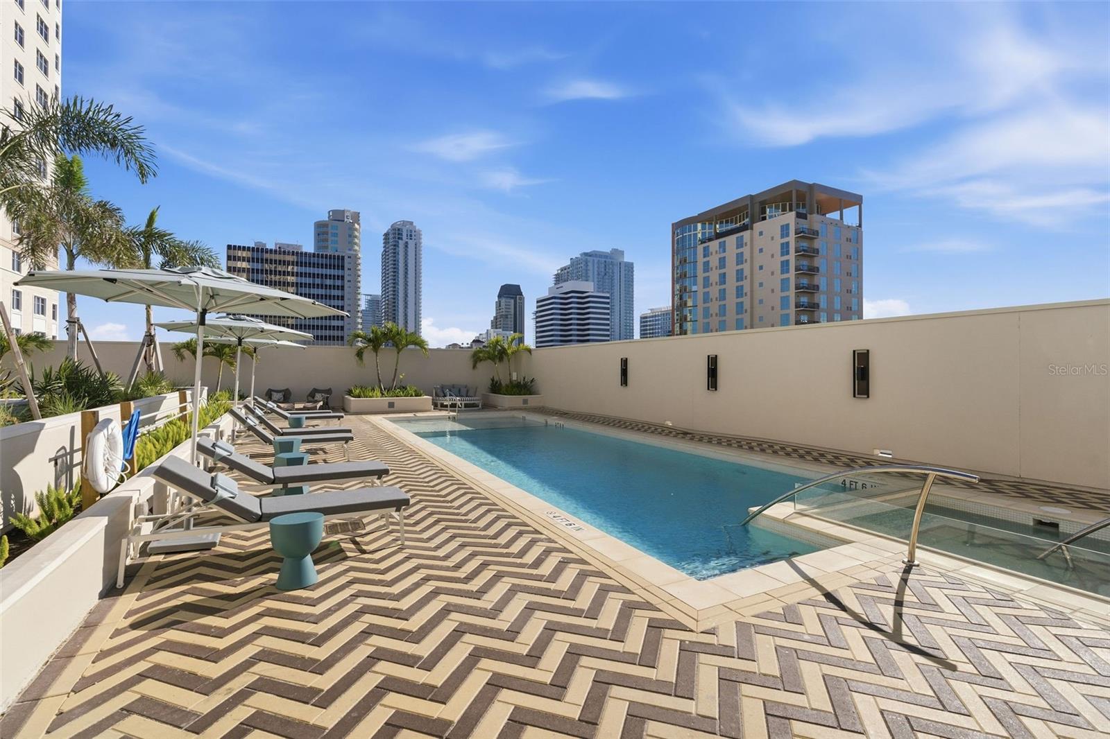 126 4TH AVE NE #1401, ST PETERSBURG, FL — photo 31