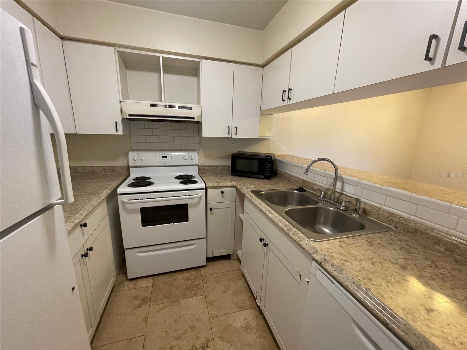 2735 SW 35 PL #1607, GAINESVILLE, FL — photo 4