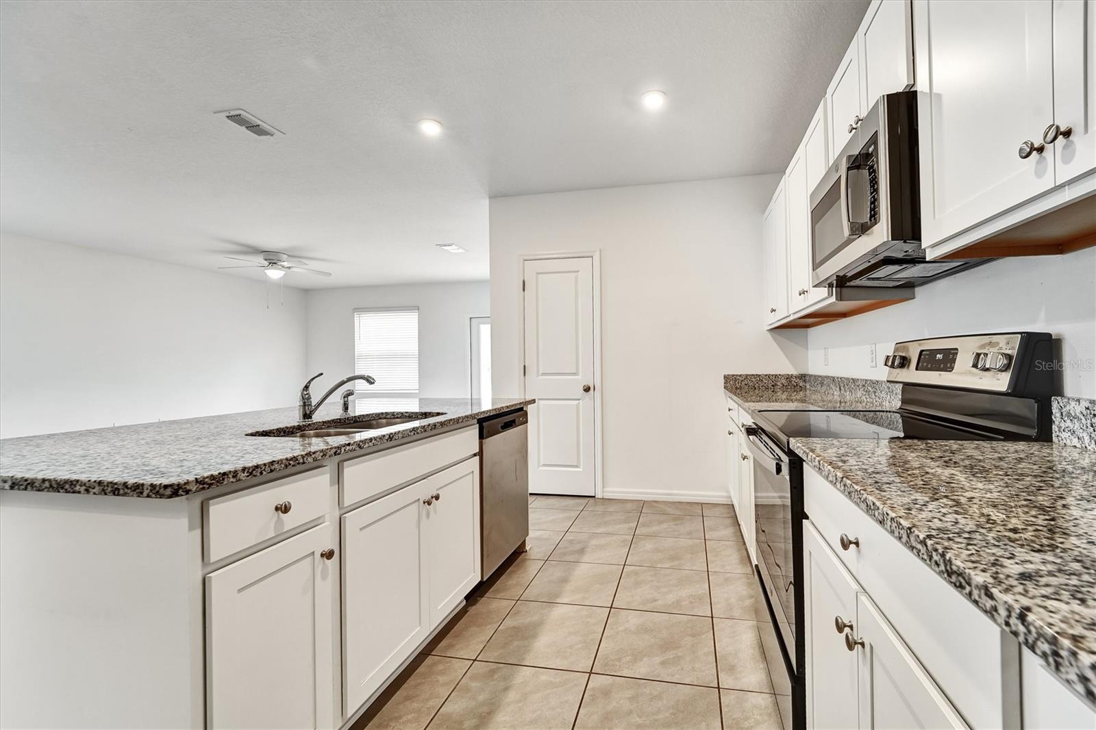 6963 SHELBY LYNN WAY, ZEPHYRHILLS, FL — photo 5