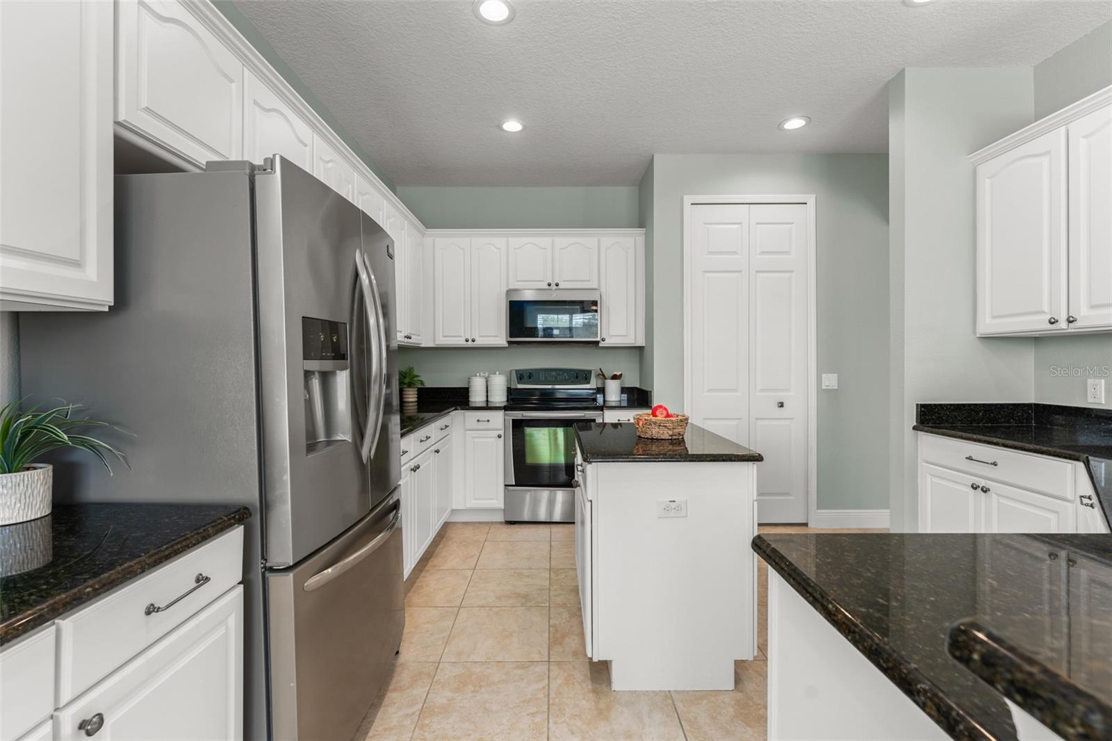 3790 EAGLE ISLE CIR, KISSIMMEE, FL — photo 15