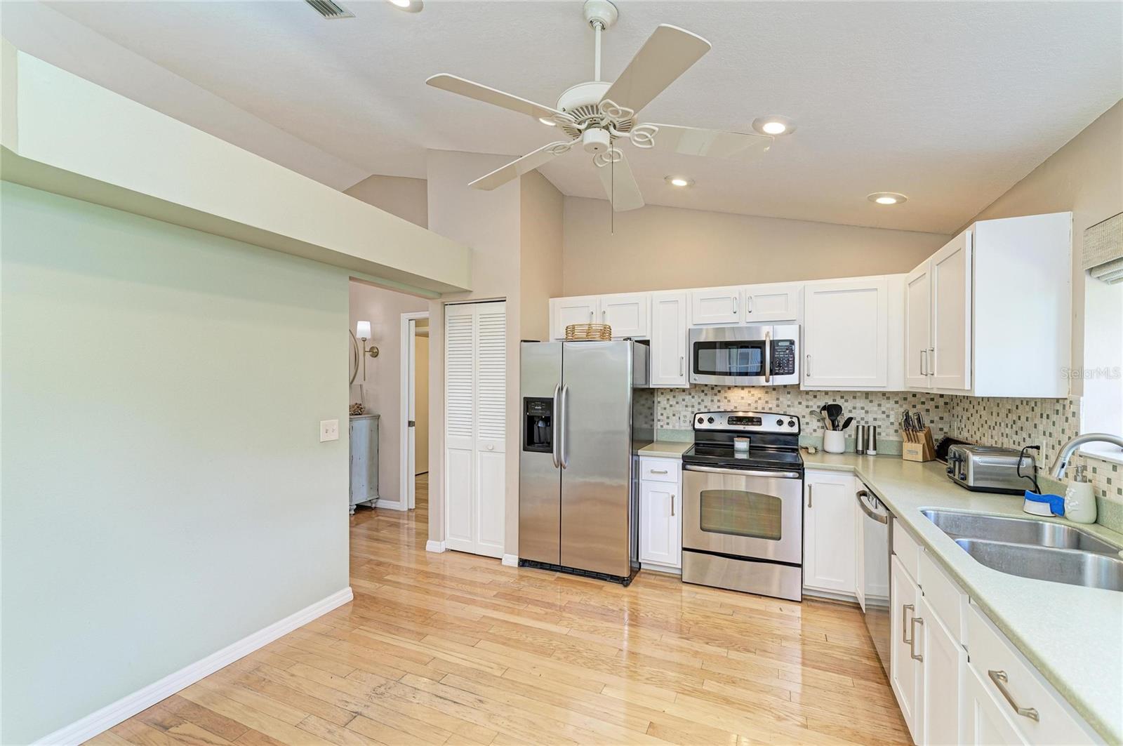 246 LAUREL HOLLOW DR #23, NOKOMIS, FL — photo 30
