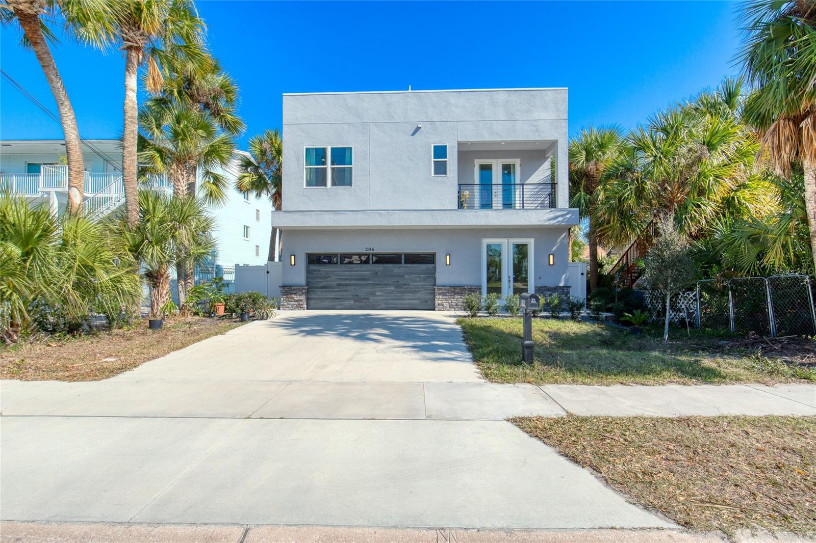 206 N HALIFAX AVE, DAYTONA BEACH, FL
