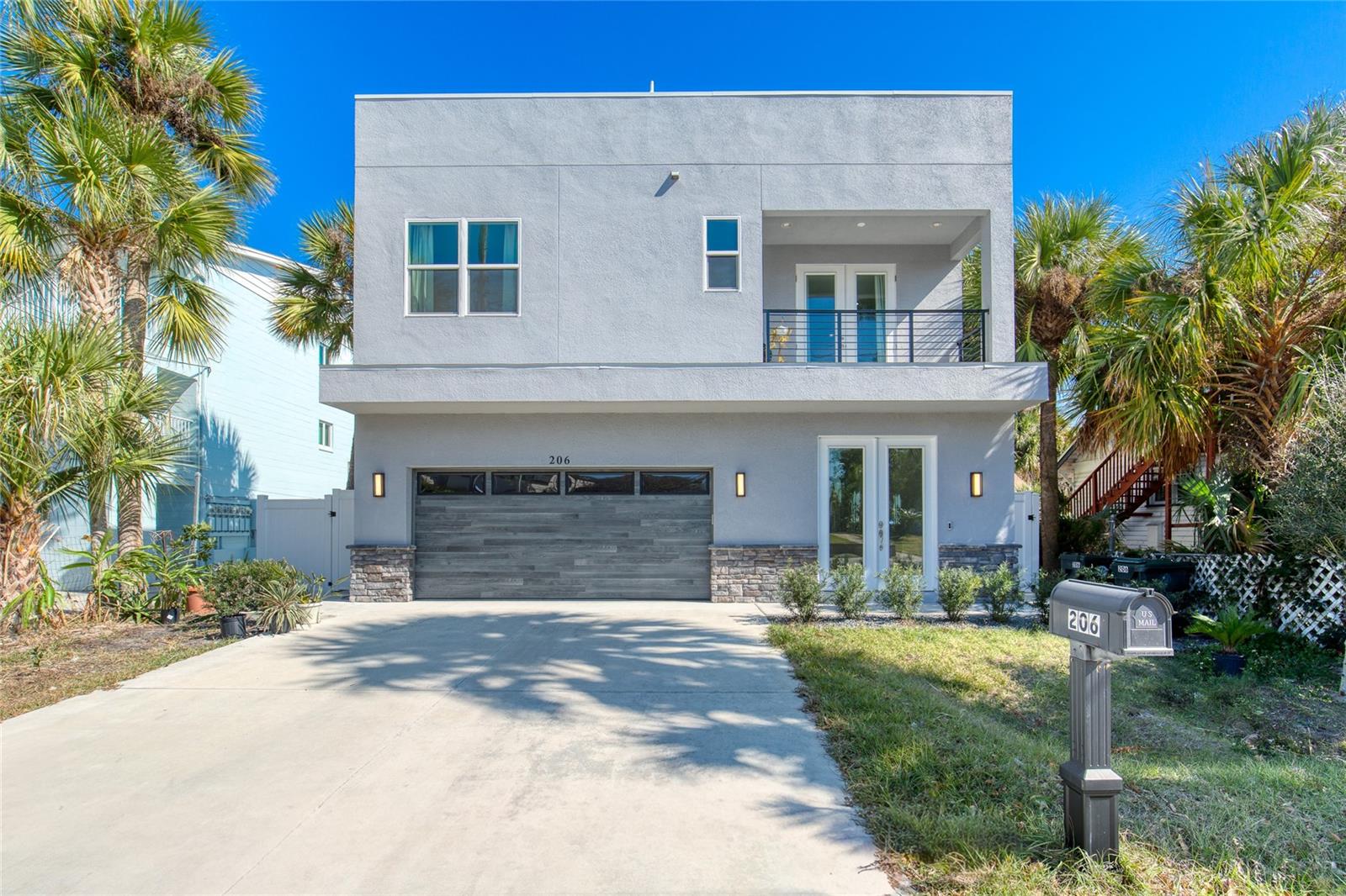 206 N HALIFAX AVE, DAYTONA BEACH, FL — photo 2