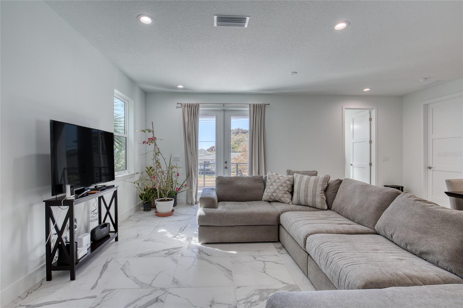 206 N HALIFAX AVE, DAYTONA BEACH, FL — photo 34