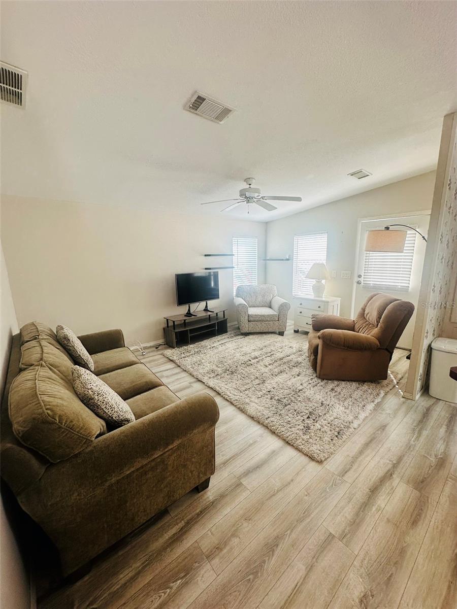 2305 BAY DR, BRADENTON, FL — photo 5