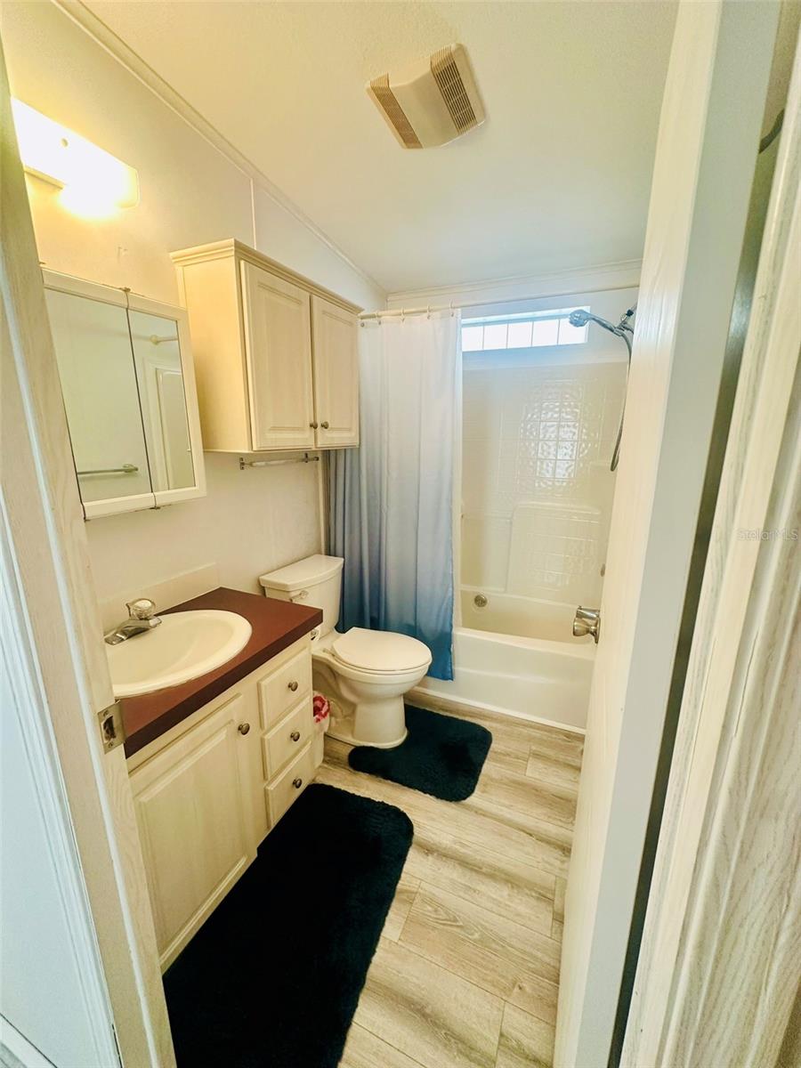 2305 BAY DR, BRADENTON, FL — photo 7