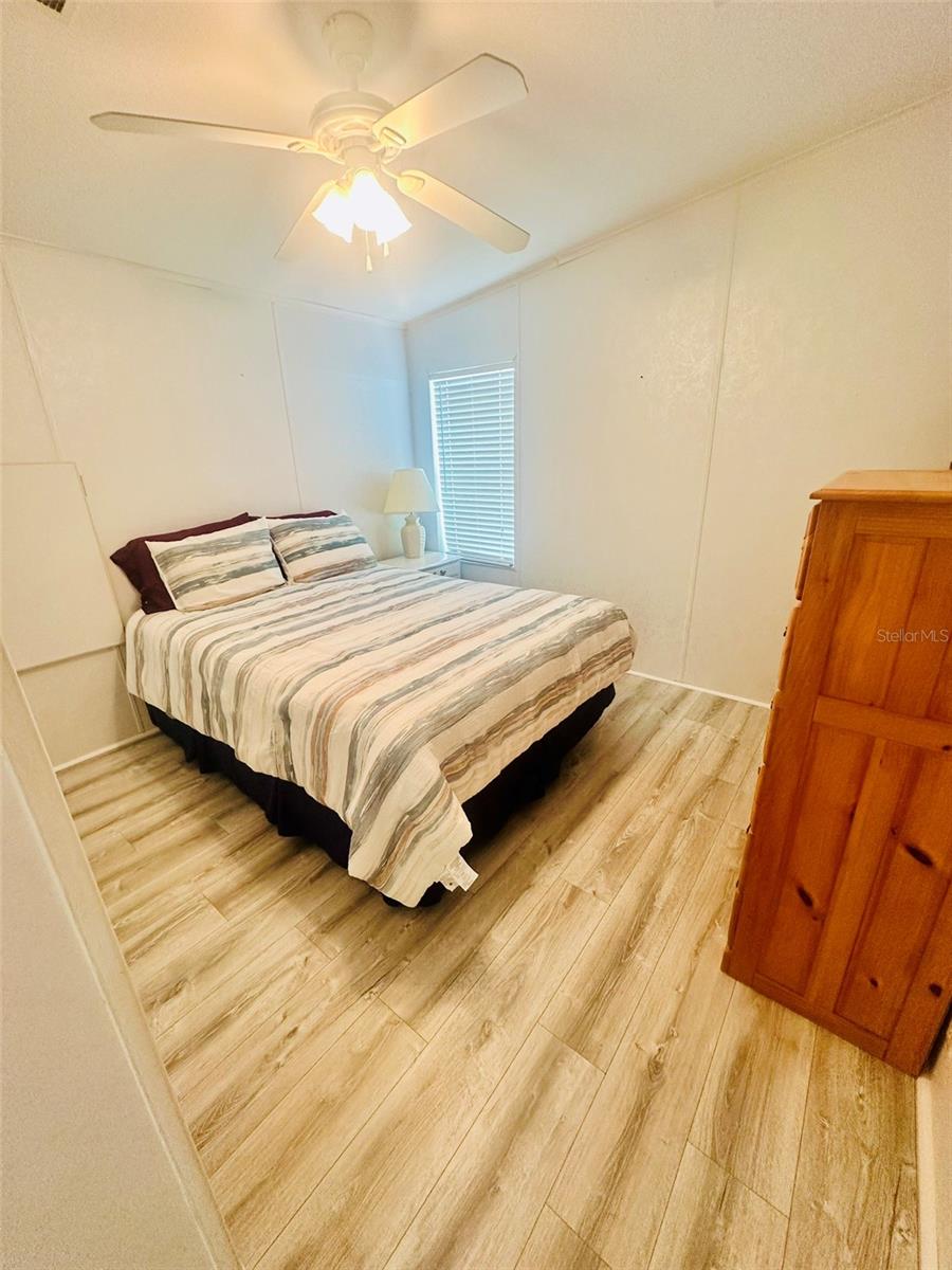 2305 BAY DR, BRADENTON, FL — photo 8