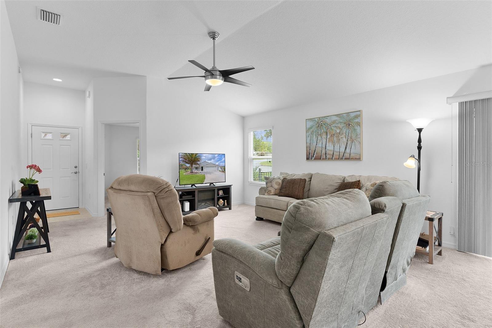733 JASON DR, THE VILLAGES, FL — photo 13