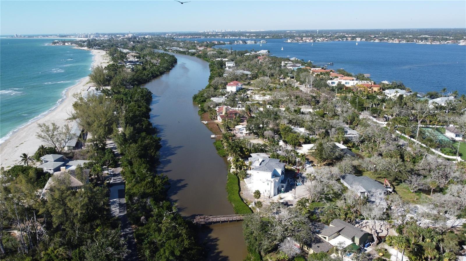 8534 HERON LAGOON CIR, SARASOTA, FL — photo 2