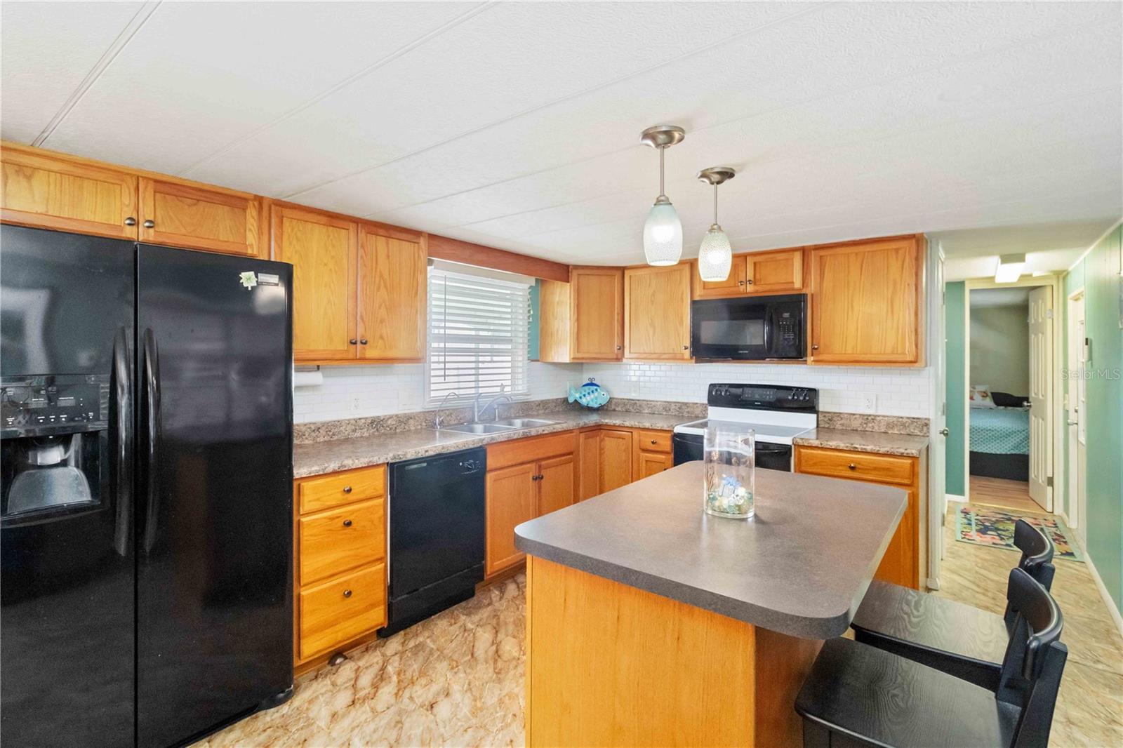 5203 W PINE ST N, ST PETERSBURG, FL — photo 9