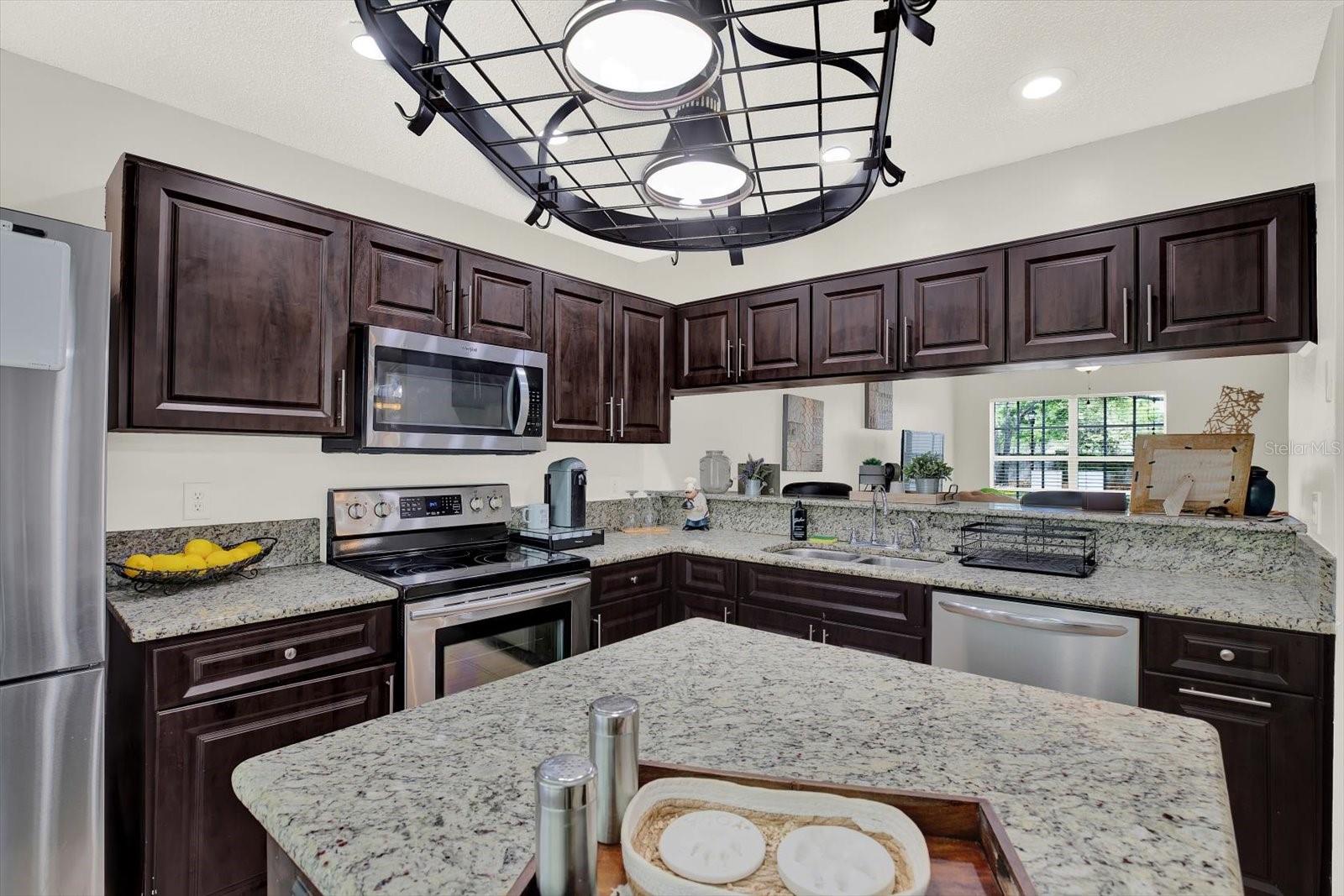 5844 RED CEDAR LN, TAMPA, FL — photo 6