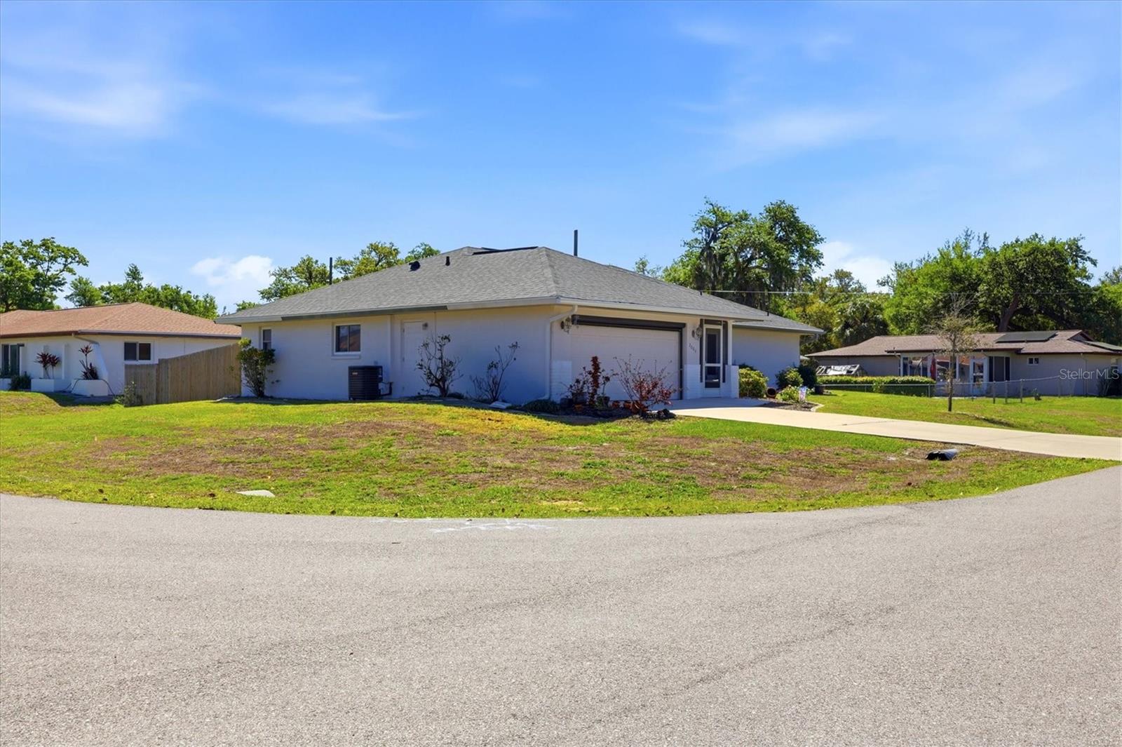 2084 LEISURE ST, PORT CHARLOTTE, FL — photo 36