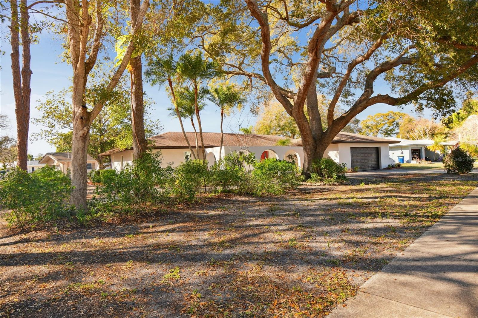 570 CASLER AVE, CLEARWATER, FL — photo 2
