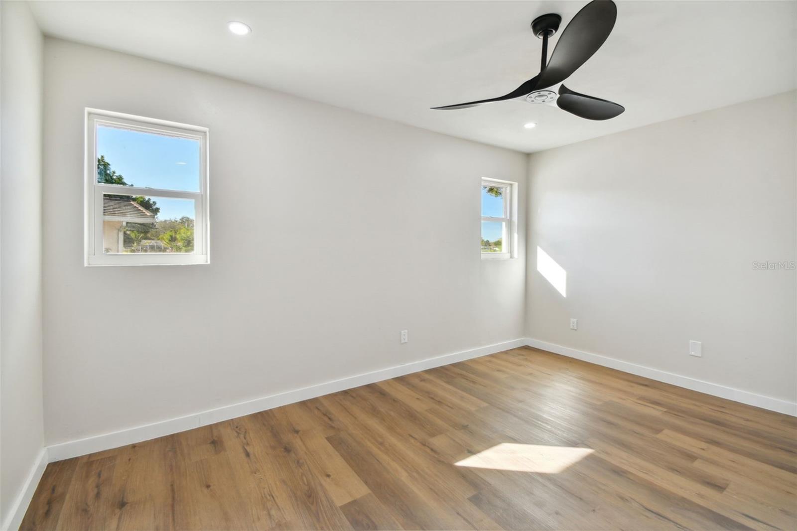 570 CASLER AVE, CLEARWATER, FL — photo 12