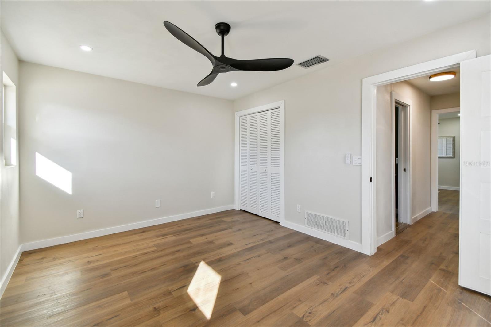 570 CASLER AVE, CLEARWATER, FL — photo 13
