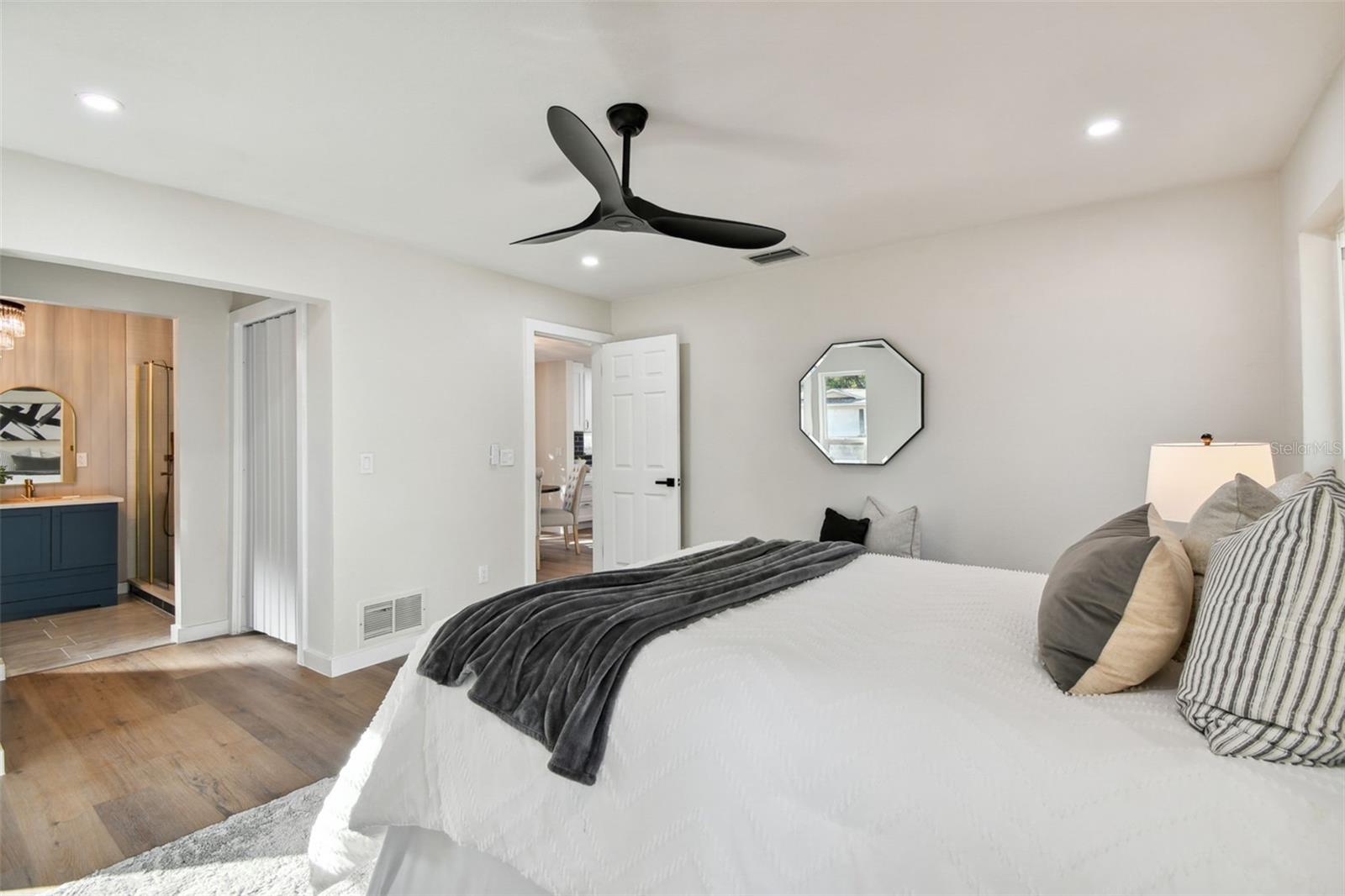 570 CASLER AVE, CLEARWATER, FL — photo 25