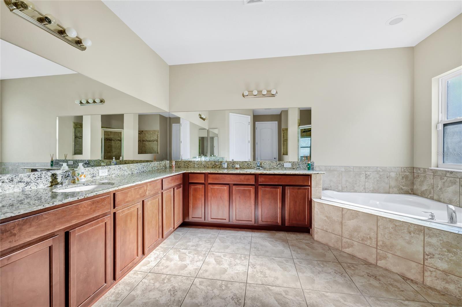 15558 SANDFIELD LOOP, WINTER GARDEN, FL — photo 8