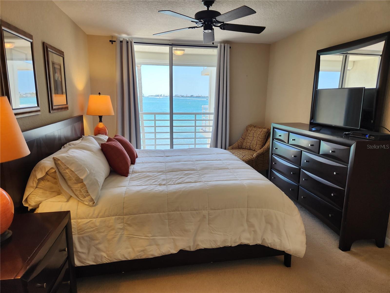6105 BAHIA DEL MAR CIR #283, ST PETERSBURG, FL — photo 10