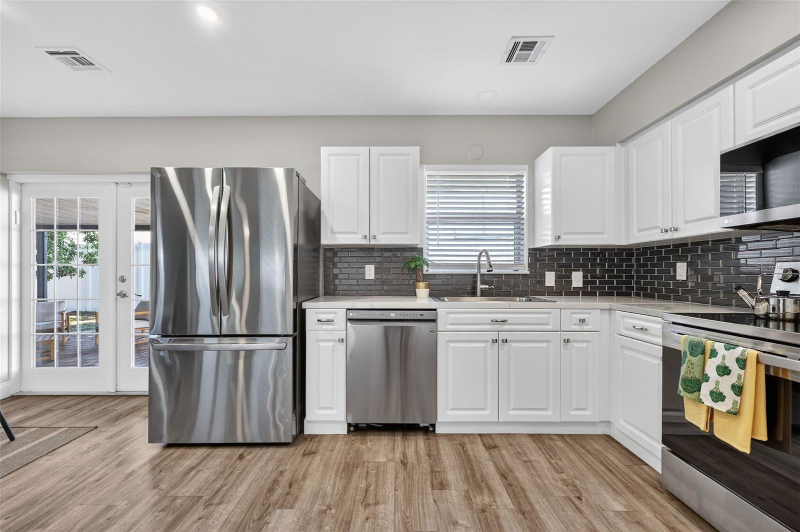 2806 UPPER TANGELO DR, SARASOTA, FL — photo 11