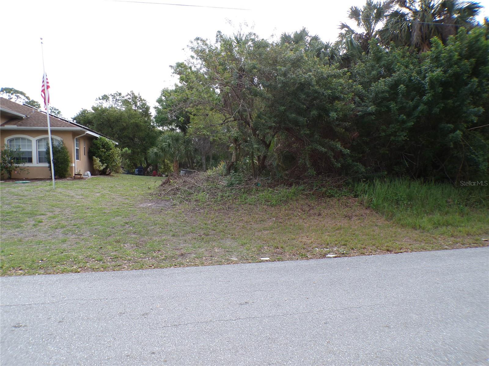164 FERDON CIR, PORT CHARLOTTE, FL — photo 2