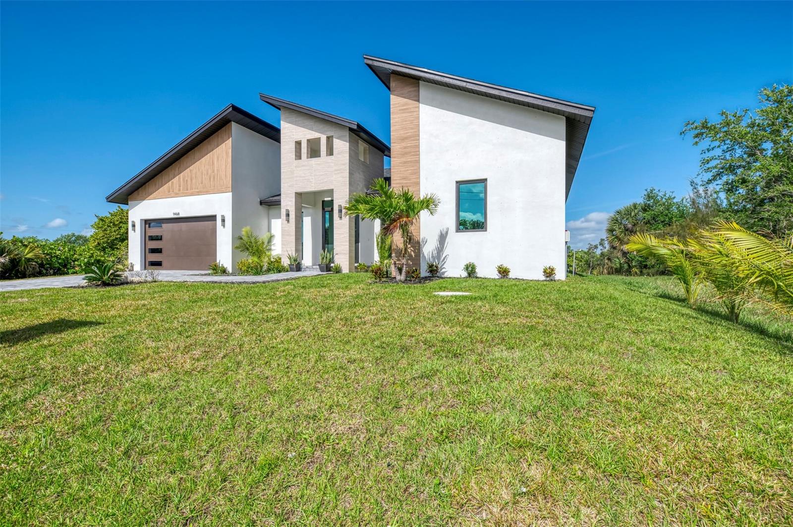 9468 ATTICA CIR, PORT CHARLOTTE, FL — photo 6