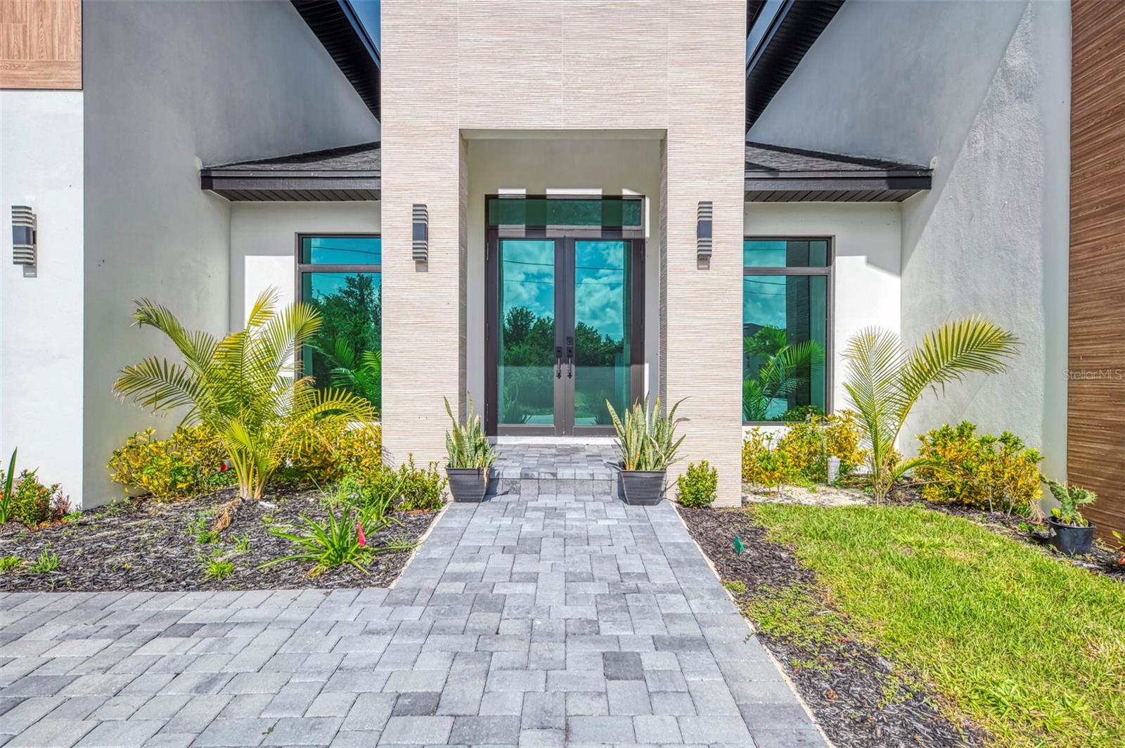 9468 ATTICA CIR, PORT CHARLOTTE, FL — photo 9