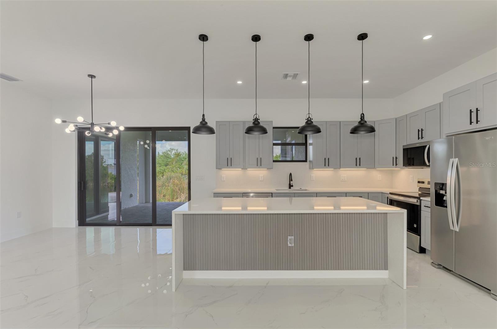 9468 ATTICA CIR, PORT CHARLOTTE, FL — photo 18