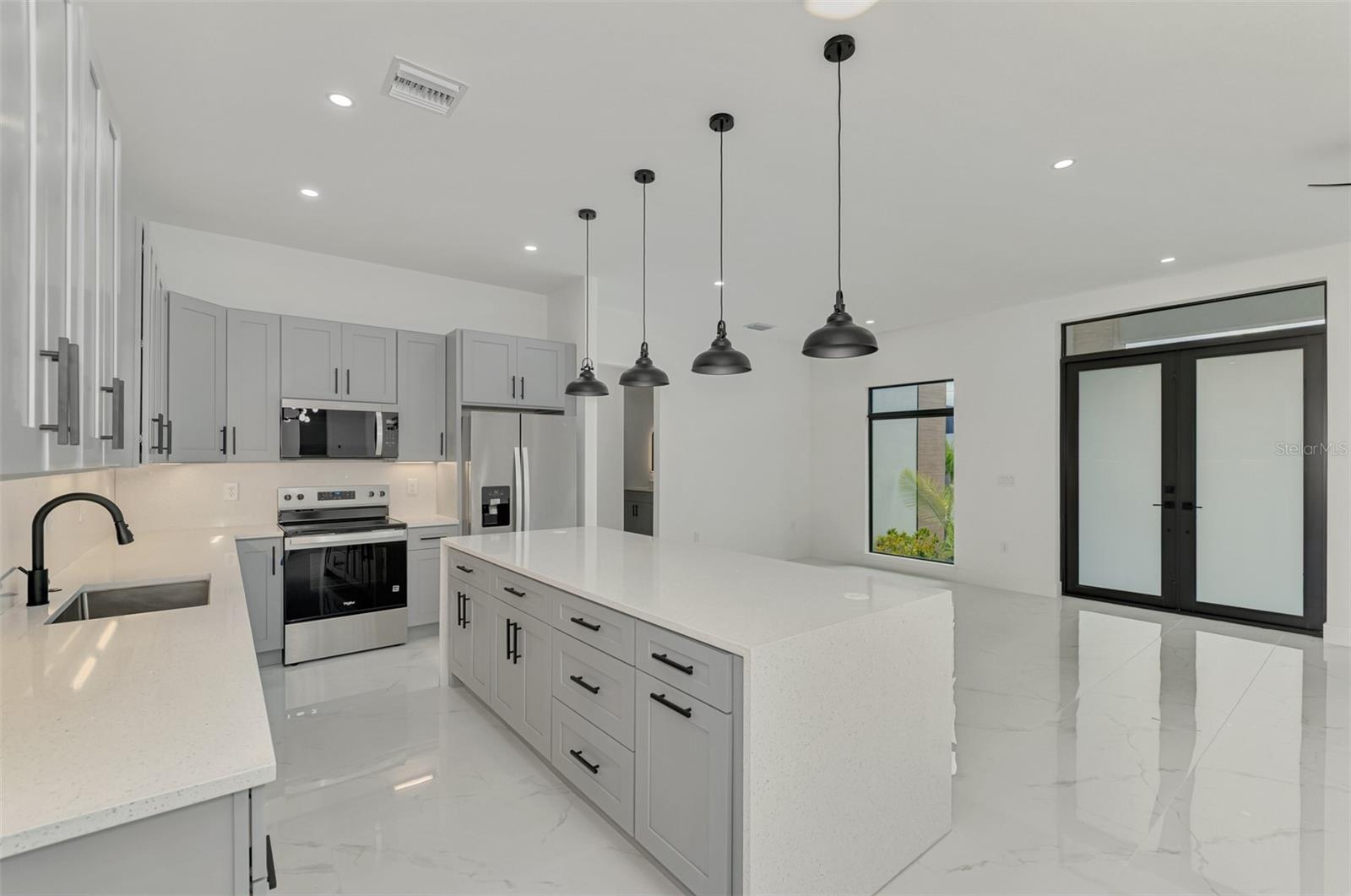 9468 ATTICA CIR, PORT CHARLOTTE, FL — photo 24