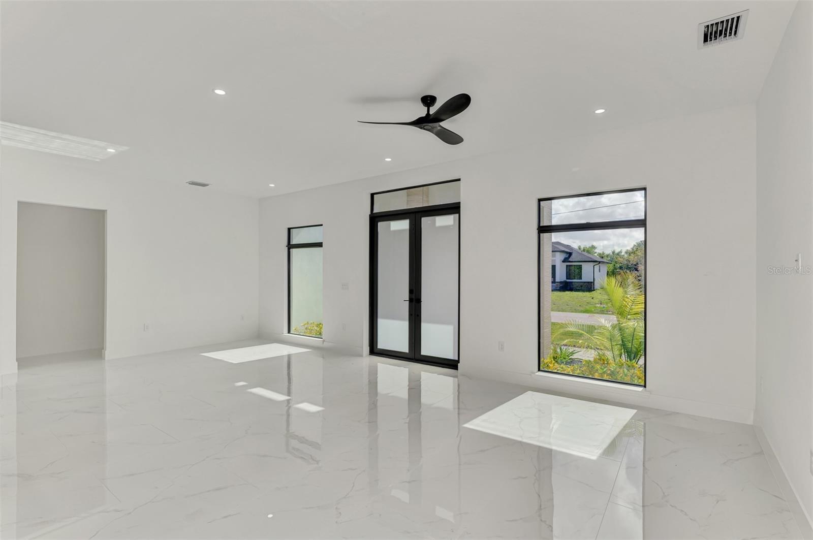 9468 ATTICA CIR, PORT CHARLOTTE, FL — photo 27