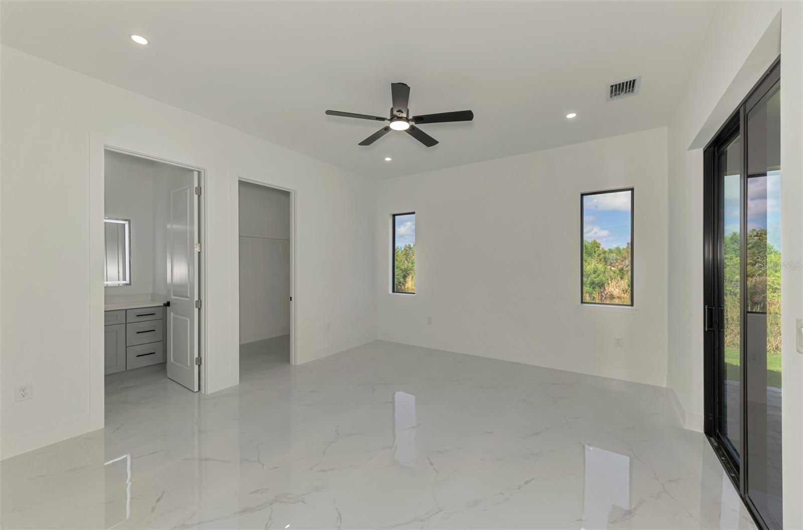 9468 ATTICA CIR, PORT CHARLOTTE, FL — photo 33