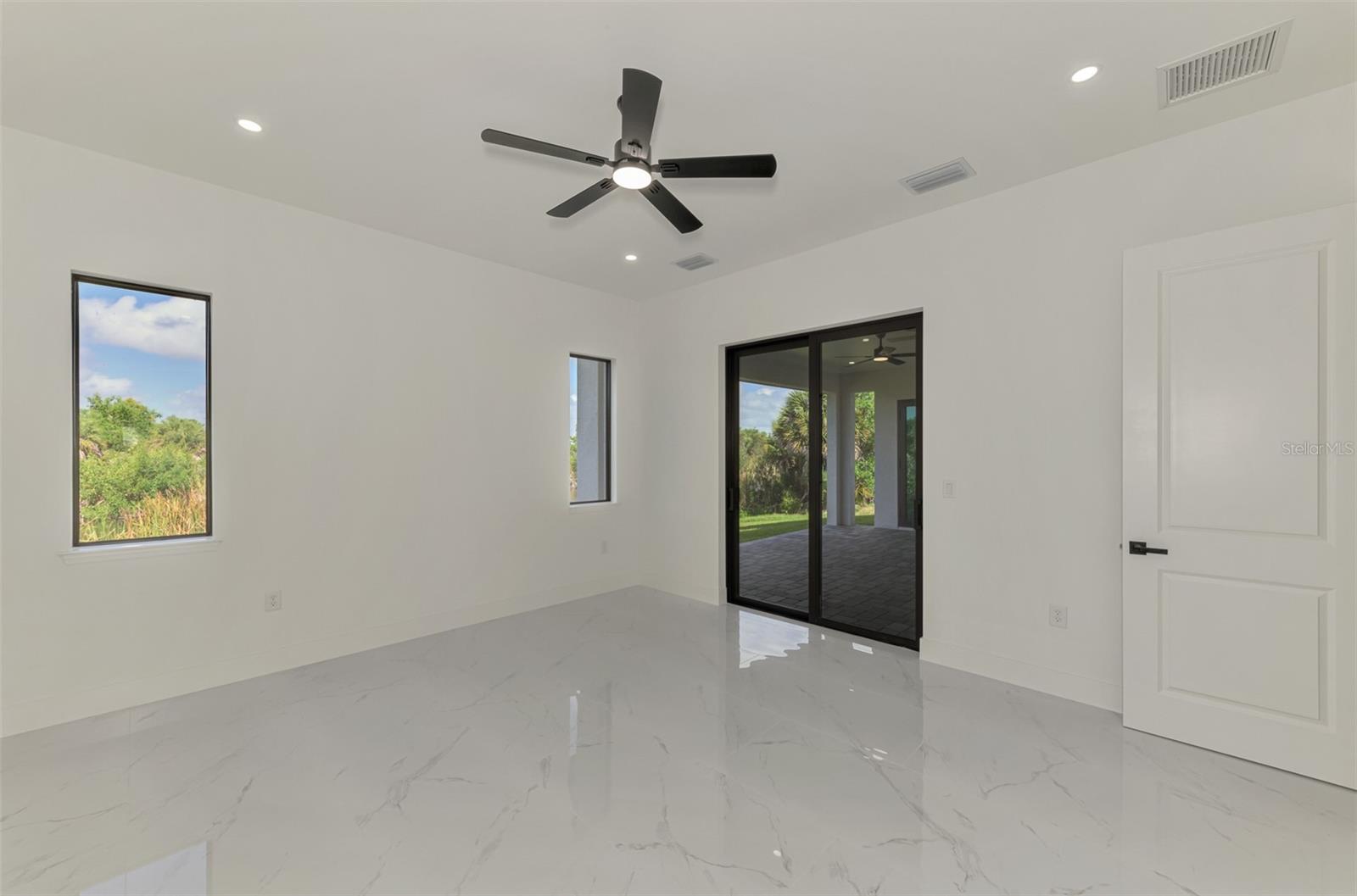 9468 ATTICA CIR, PORT CHARLOTTE, FL — photo 35
