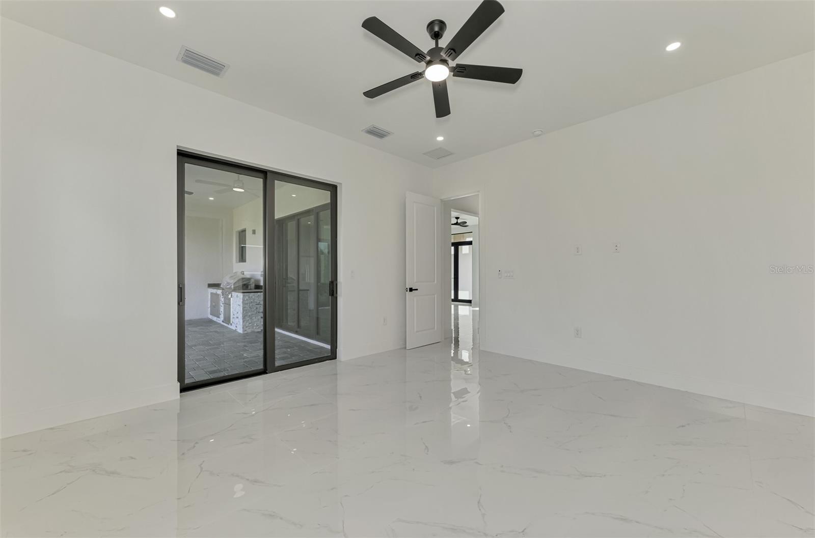9468 ATTICA CIR, PORT CHARLOTTE, FL — photo 36