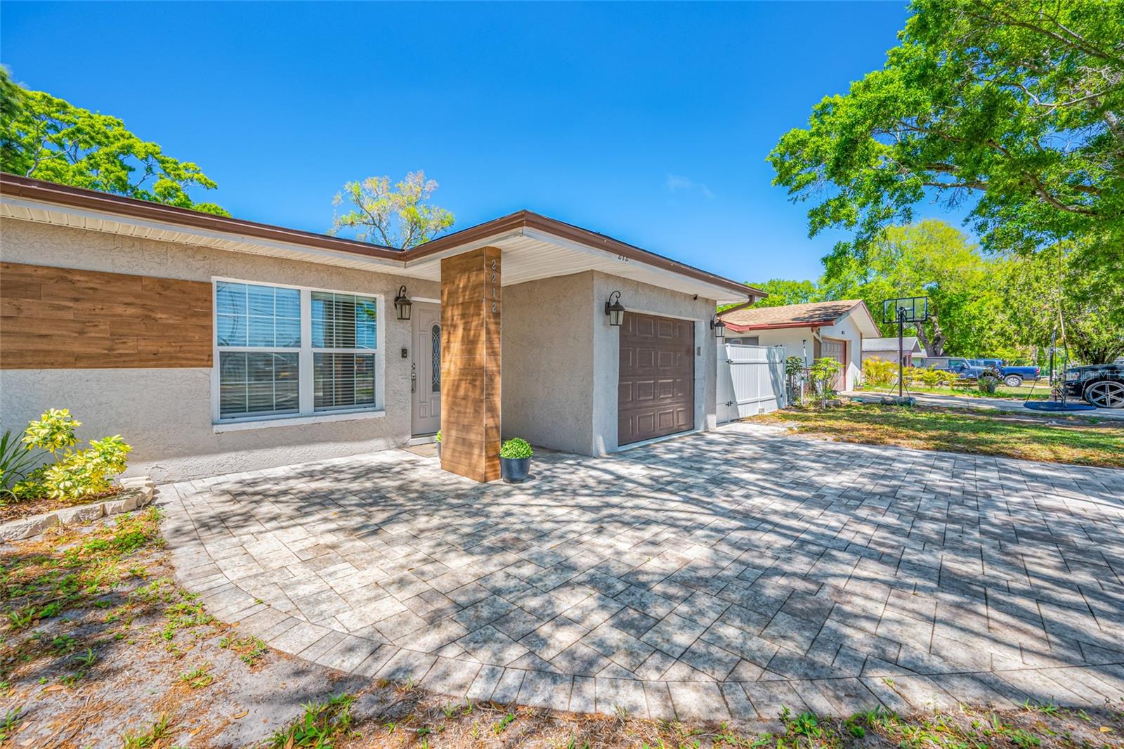 2212 NE COACHMAN RD, CLEARWATER, FL — photo 10