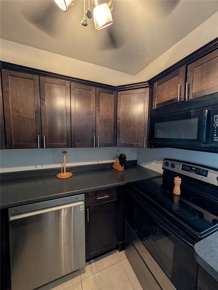 255 DOLPHIN PT #505, CLEARWATER BEACH, FL — photo 21