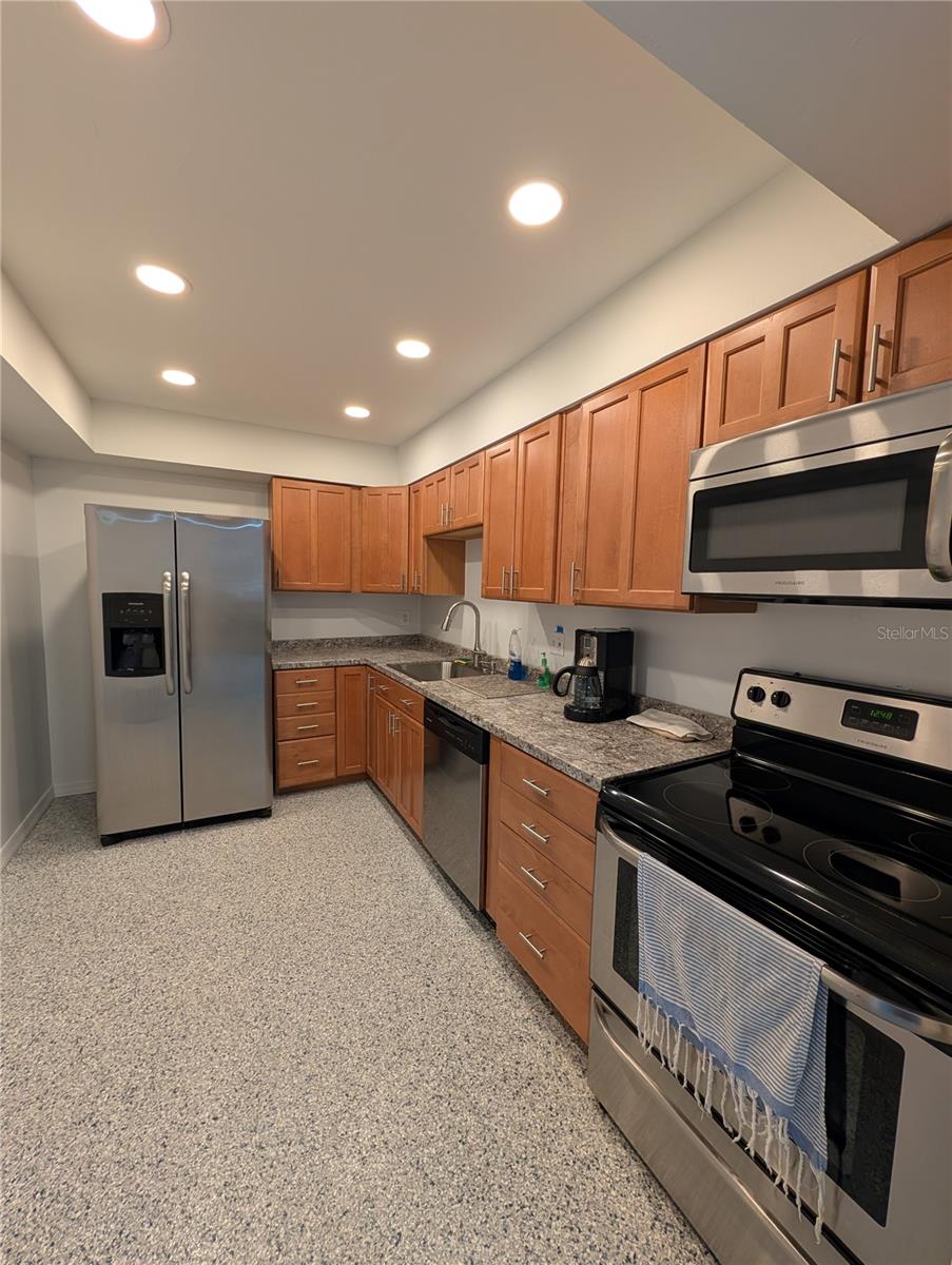 255 DOLPHIN PT #505, CLEARWATER BEACH, FL — photo 48