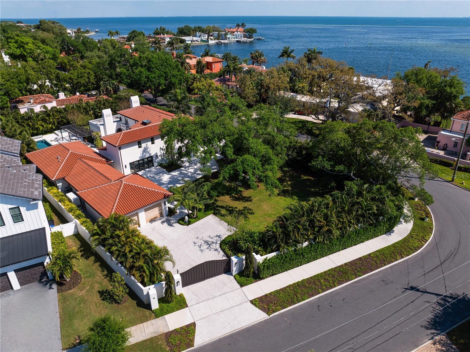 416 BRIGHTWATERS BLVD NE, ST PETERSBURG, FL — photo 2