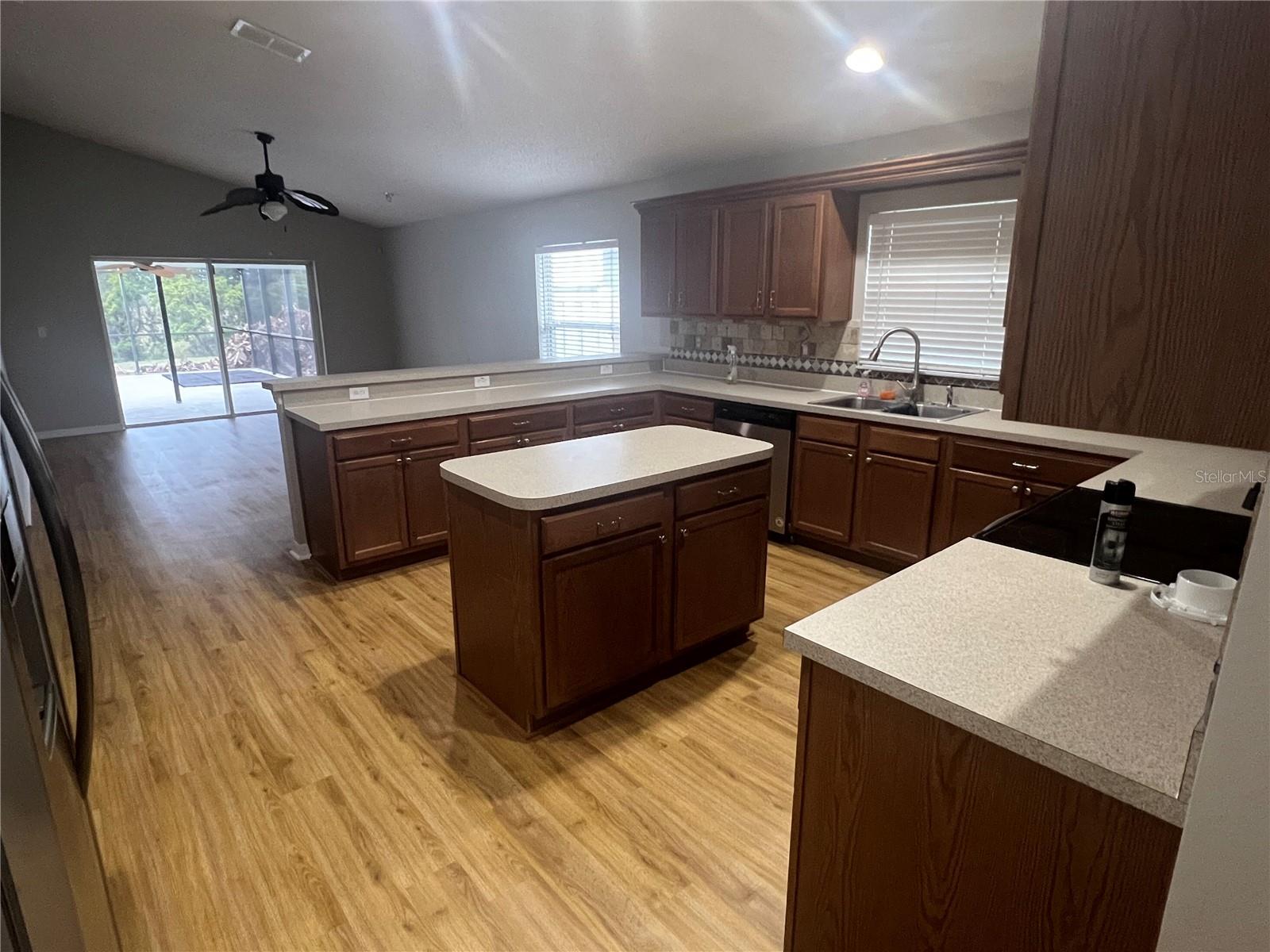 1063 BLUEGRASS DR, GROVELAND, FL — photo 9