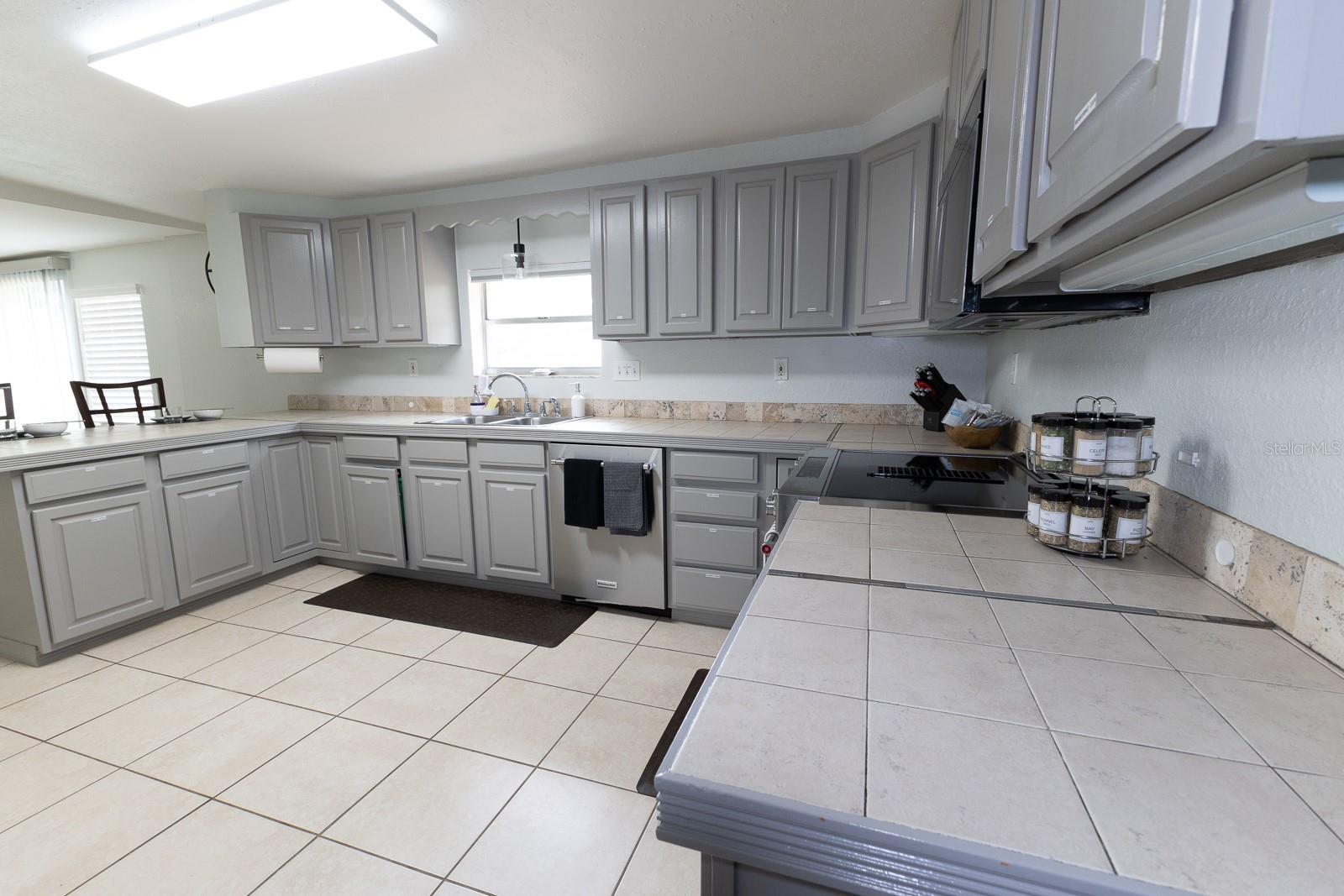 207 MANDARIN LN, FRUITLAND PARK, FL — photo 86