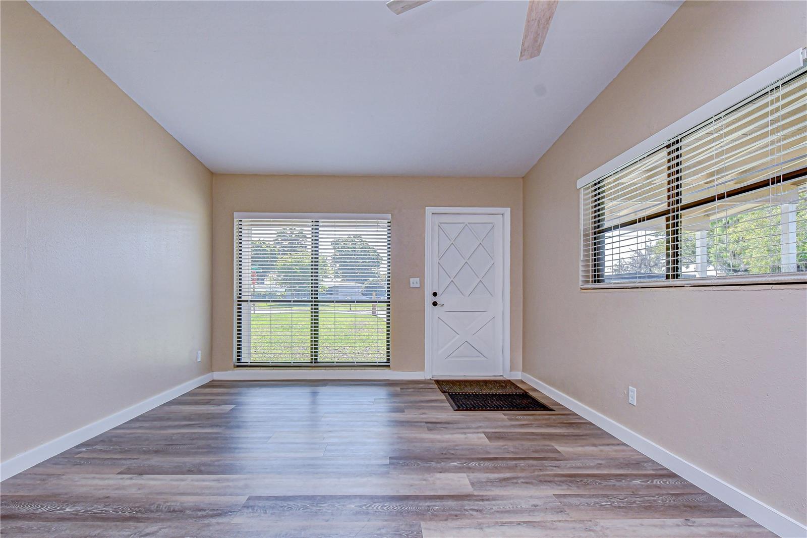 306 E LANGFORD DR, PLANT CITY, FL — photo 3