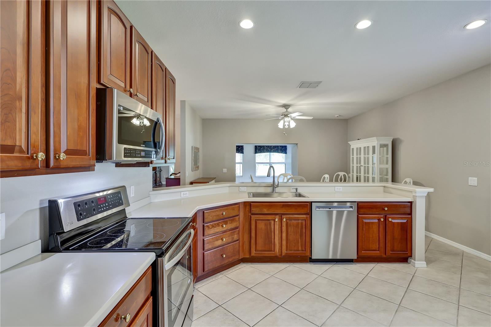 352 HAMRICK DR, KISSIMMEE, FL — photo 27