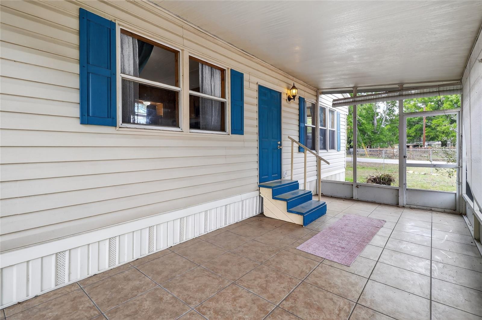 4710 VILLAGE DR, LAKELAND, FL — photo 3