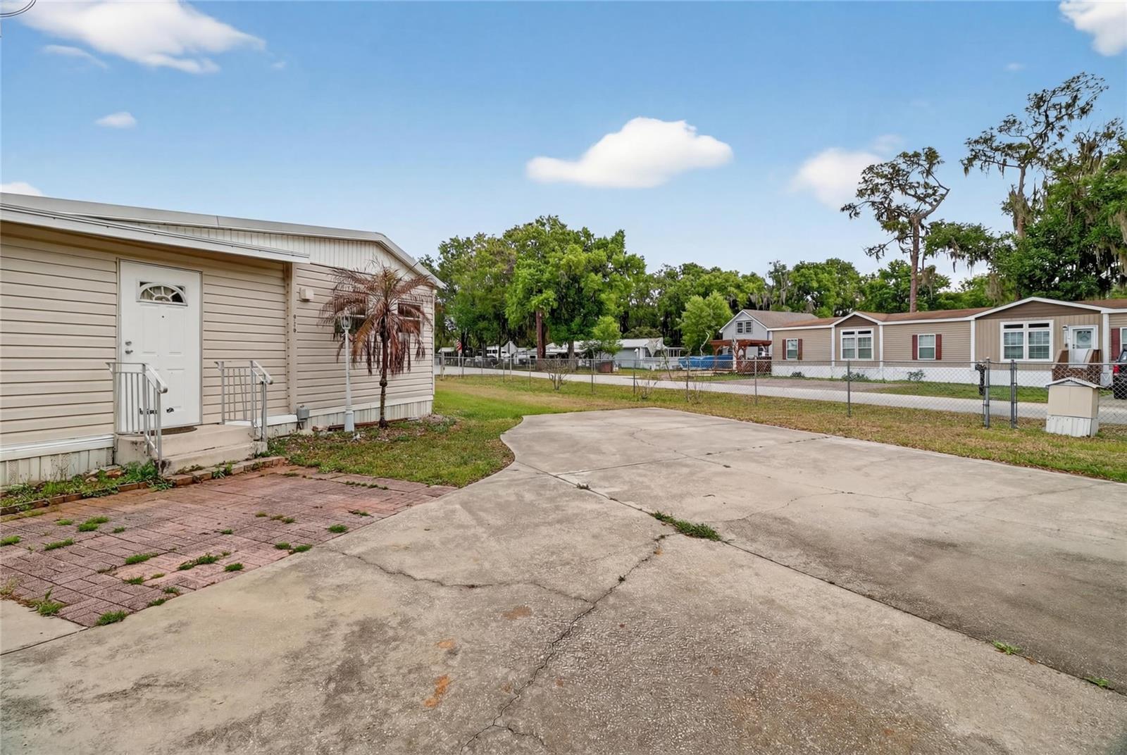4710 VILLAGE DR, LAKELAND, FL — photo 23