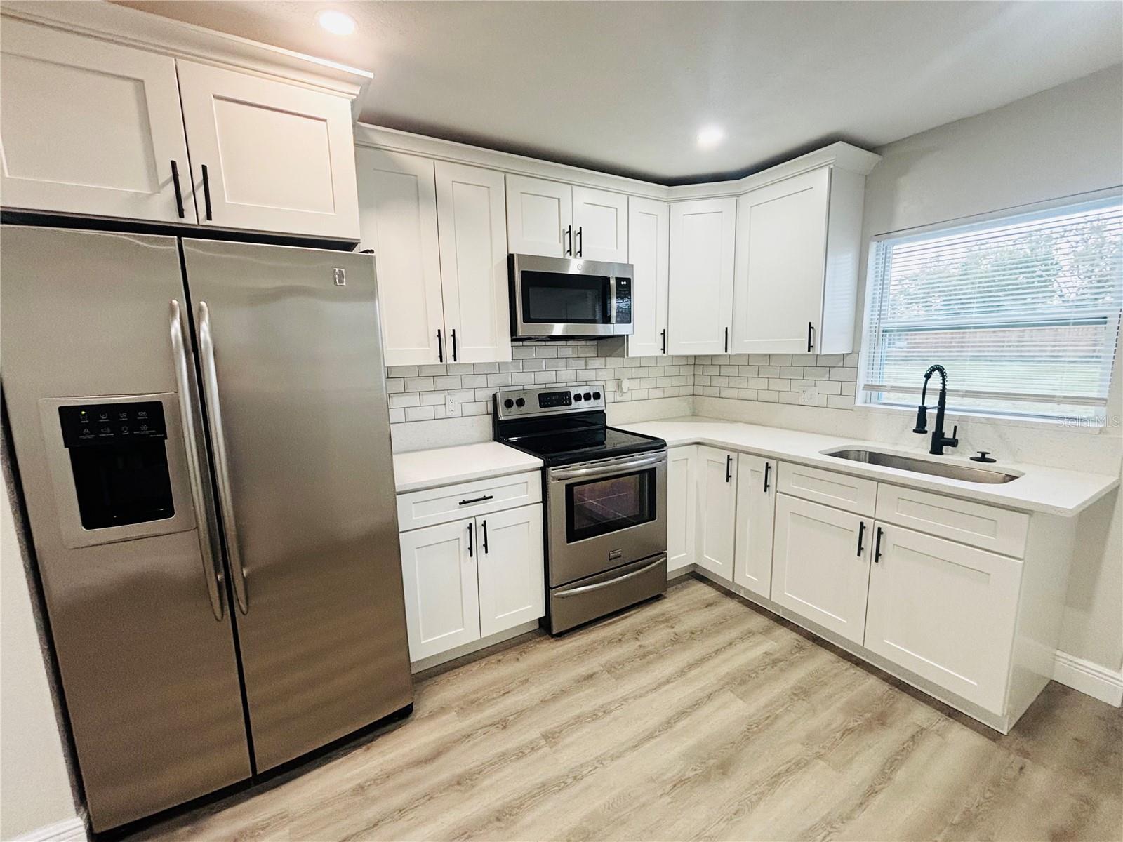 37421 LUPINE DR, ZEPHYRHILLS, FL — photo 12