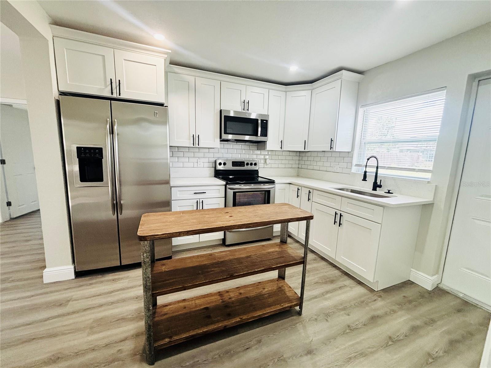 37421 LUPINE DR, ZEPHYRHILLS, FL — photo 8