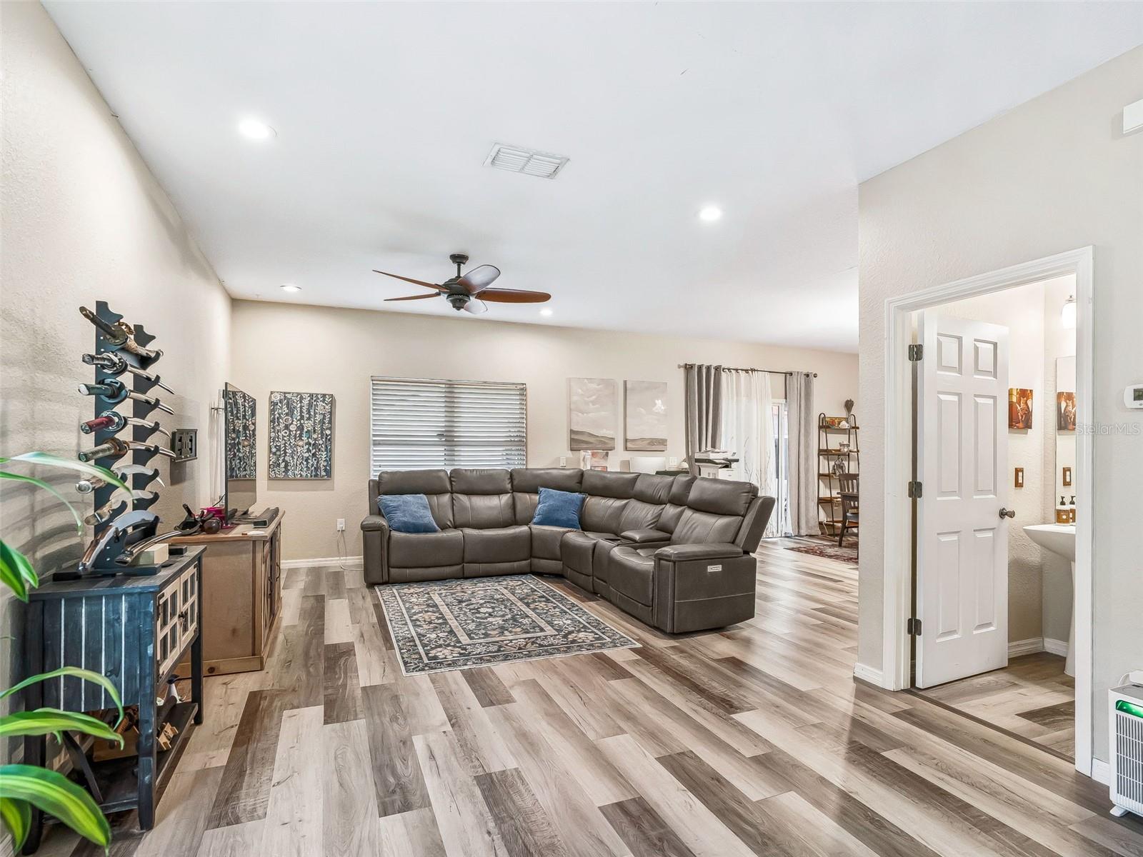 4904 NE 123RD LN, OXFORD, FL — photo 5