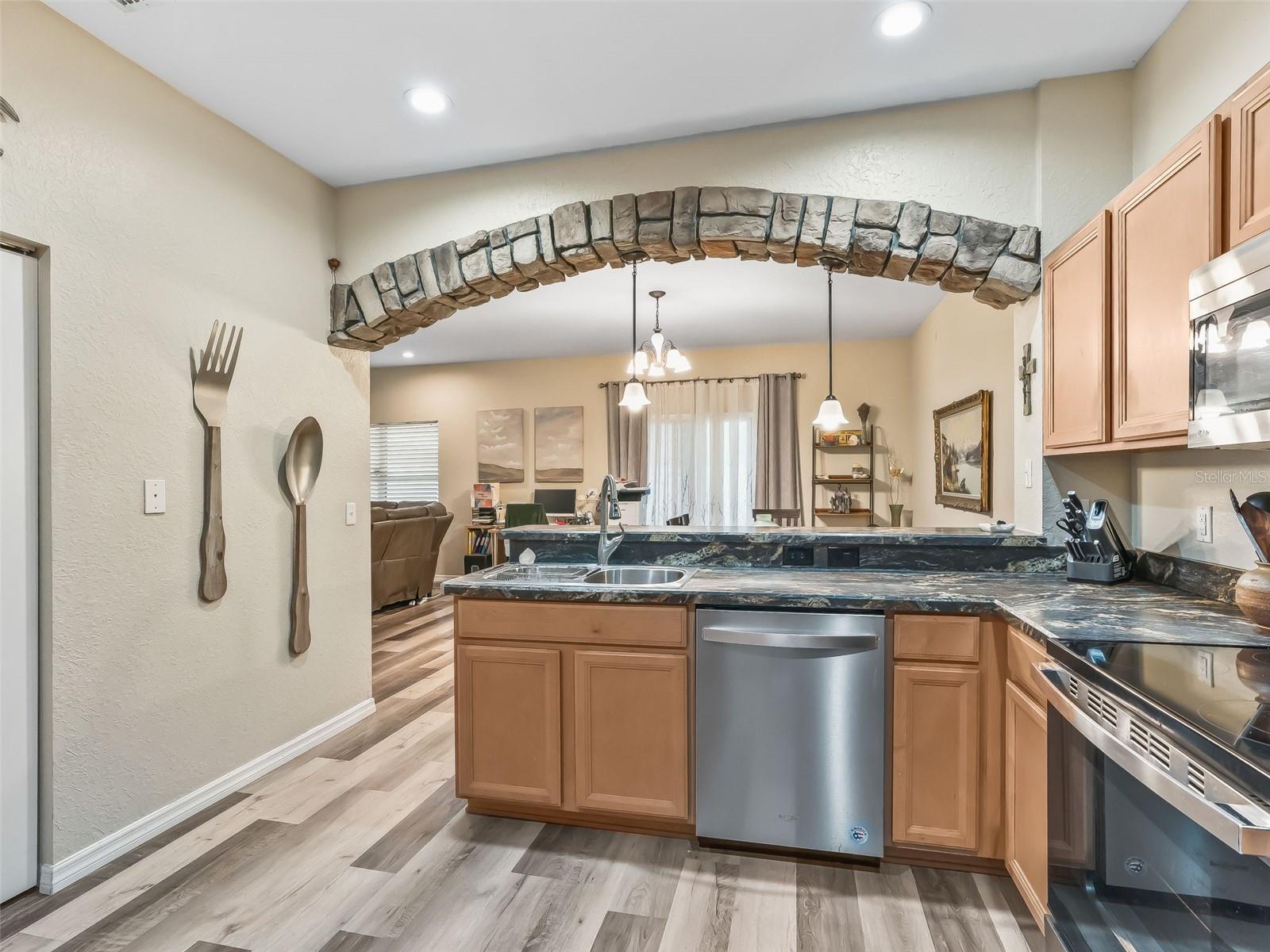 4904 NE 123RD LN, OXFORD, FL — photo 11