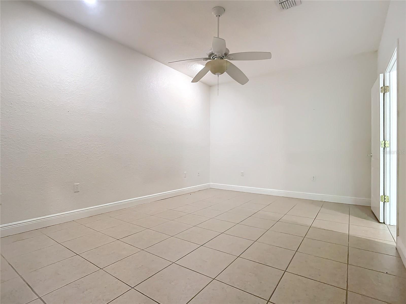 132 ORANGE AVE, CLERMONT, FL — photo 31